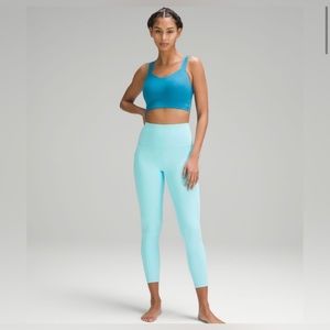 Lululemon align with pockets size 14
Color| cyan blue